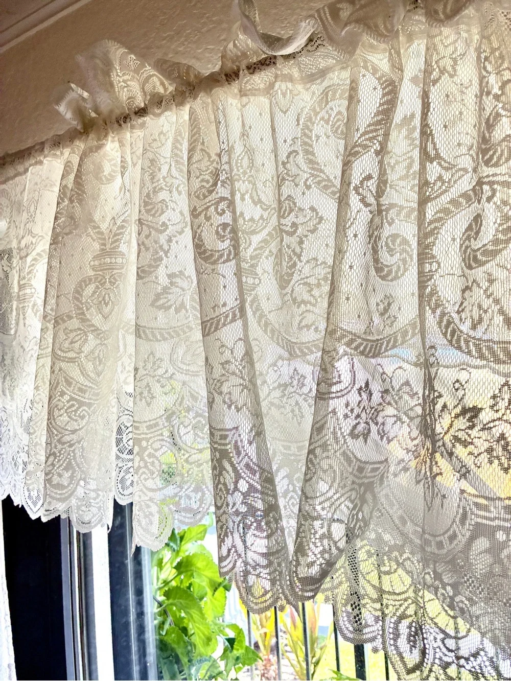 Vintage White Floral Lace window valance Curtain 62” w x 19” L Victorian style